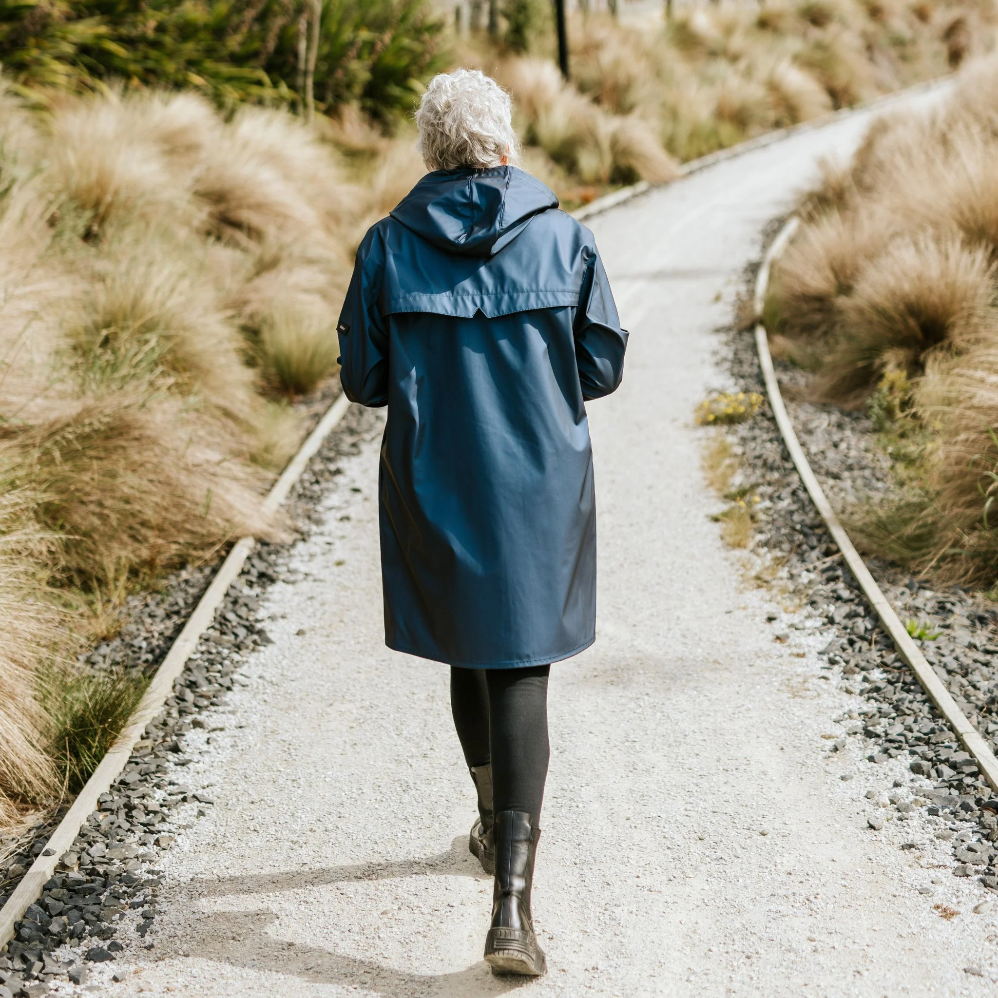 Charlie Raincoat - Metallic Blue - Image 4