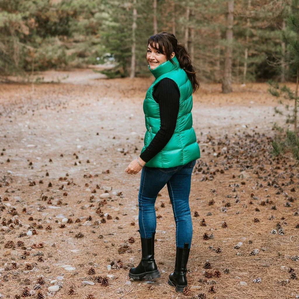 Ester Women's 90/10 Packable Down Vest - Emerald - Image 3
