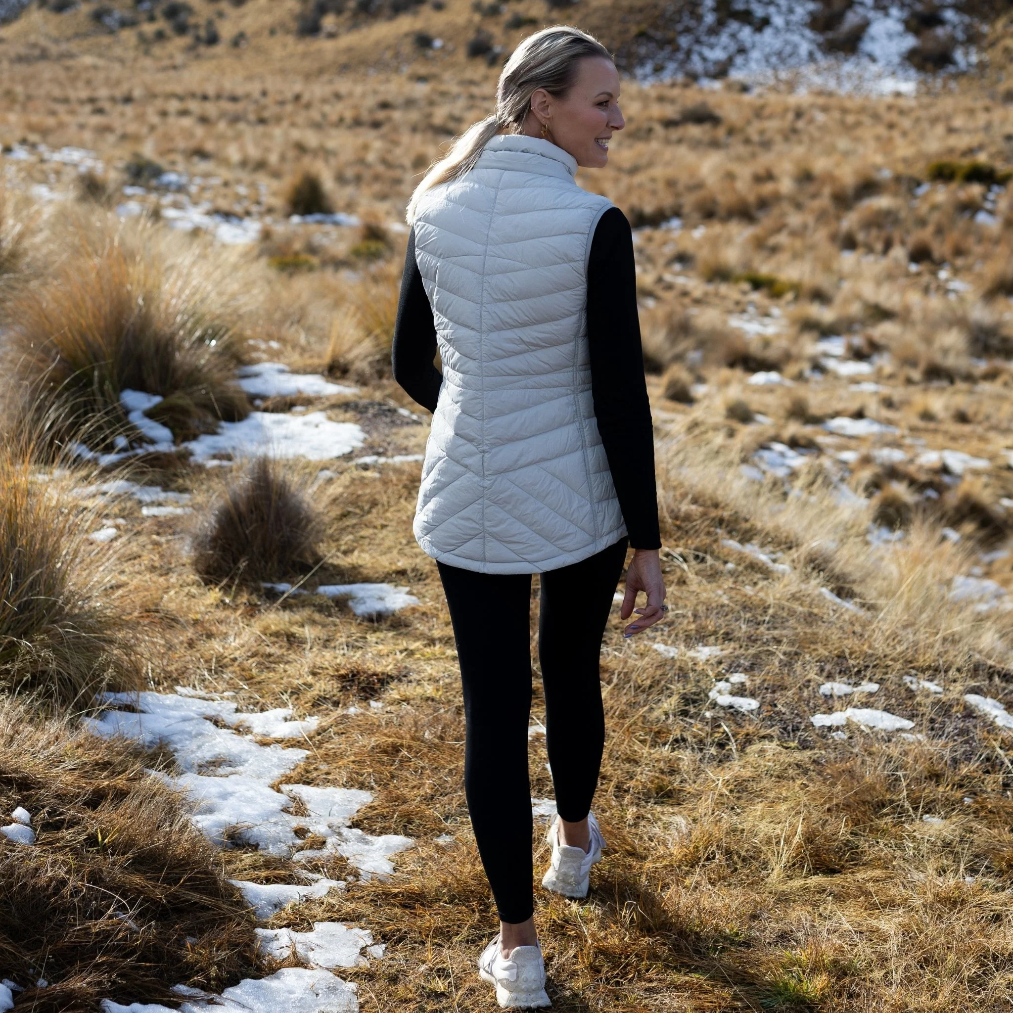 Mary-Claire 90/10 Packable Puffer Vest - Silver - Image 5